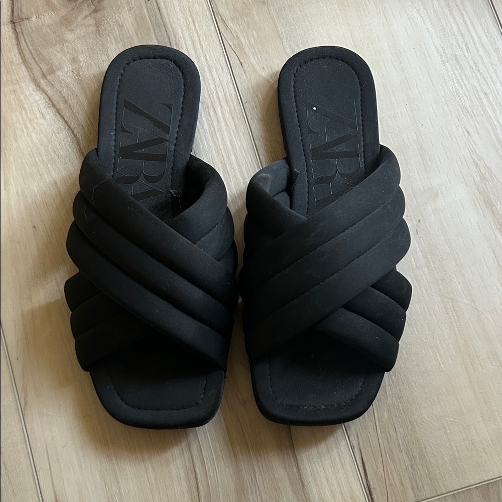Zara Women's Elegant Black Crisscross Sandals